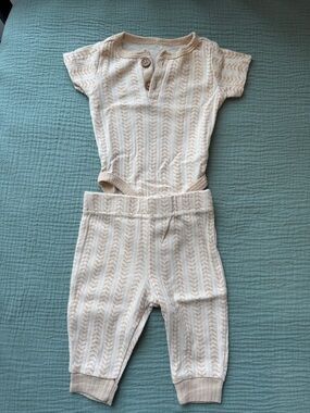 Cream Chevron Knit Baby Bodysuit & Pants Set